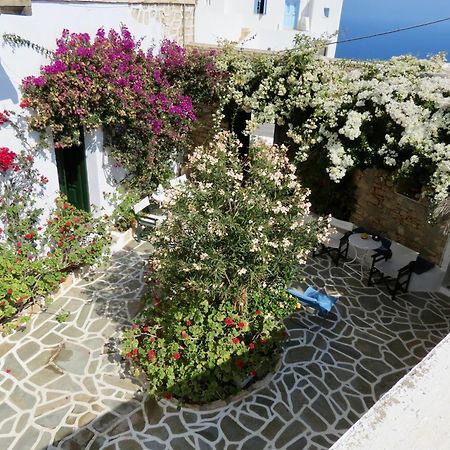 Fanivevisgarden Hotel Folegandros Town ภายนอก รูปภาพ